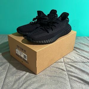 Yeezy Boost 350 V2 Size 11.5 Onyx